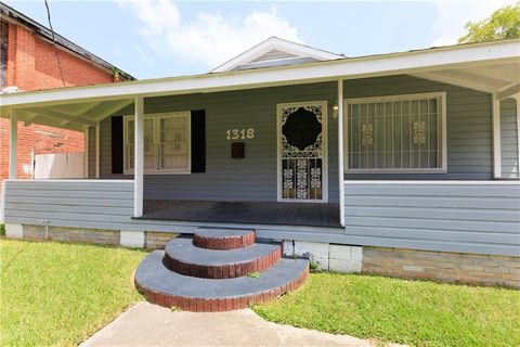 Photo of 1318 Dr. Martin Luther King Jr Avenue N, Mobile, AL 36610 (MLS # 7632211)