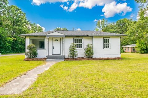 Photo of 2901 Club House Road, Mobile, AL 36605 (MLS # 7792659)