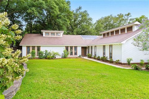 Photo of 1620 Woodridge Court, Mobile, AL 36695 (MLS # 7777878)