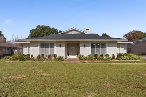 Photo of 6608 Chimney Top Drive N, Mobile, AL 36695 (MLS # 7685008)