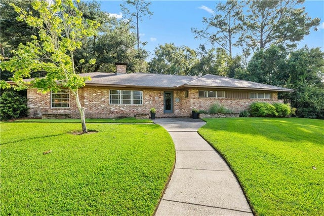 312 Indian Creek Drive E