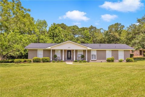 Photo of 2858 Woodmere Street W, Mobile, AL 36693 (MLS # 7734876)
