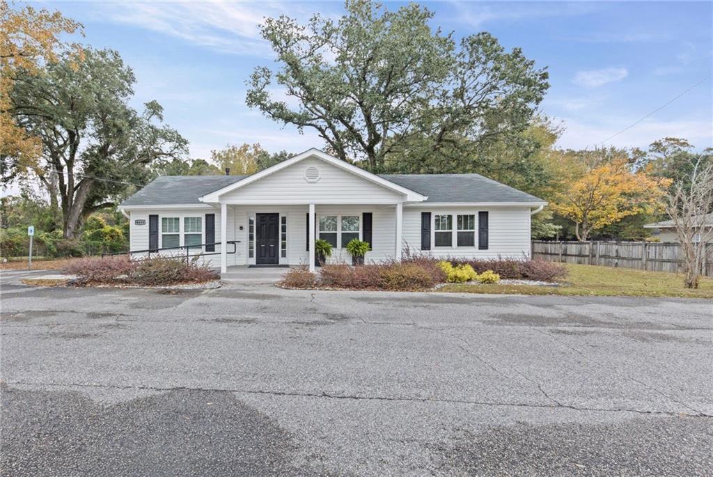 Photo 1 of 26 — 6606 Old Shell Road, Mobile, AL 36608