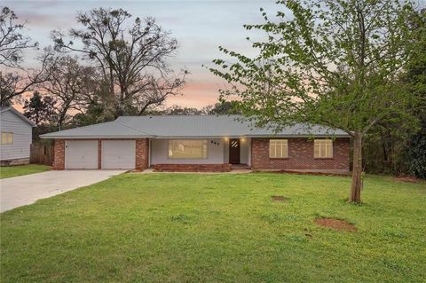 Photo of 207 Alpine Street, Chickasaw, AL 36611 (MLS # 7734014)