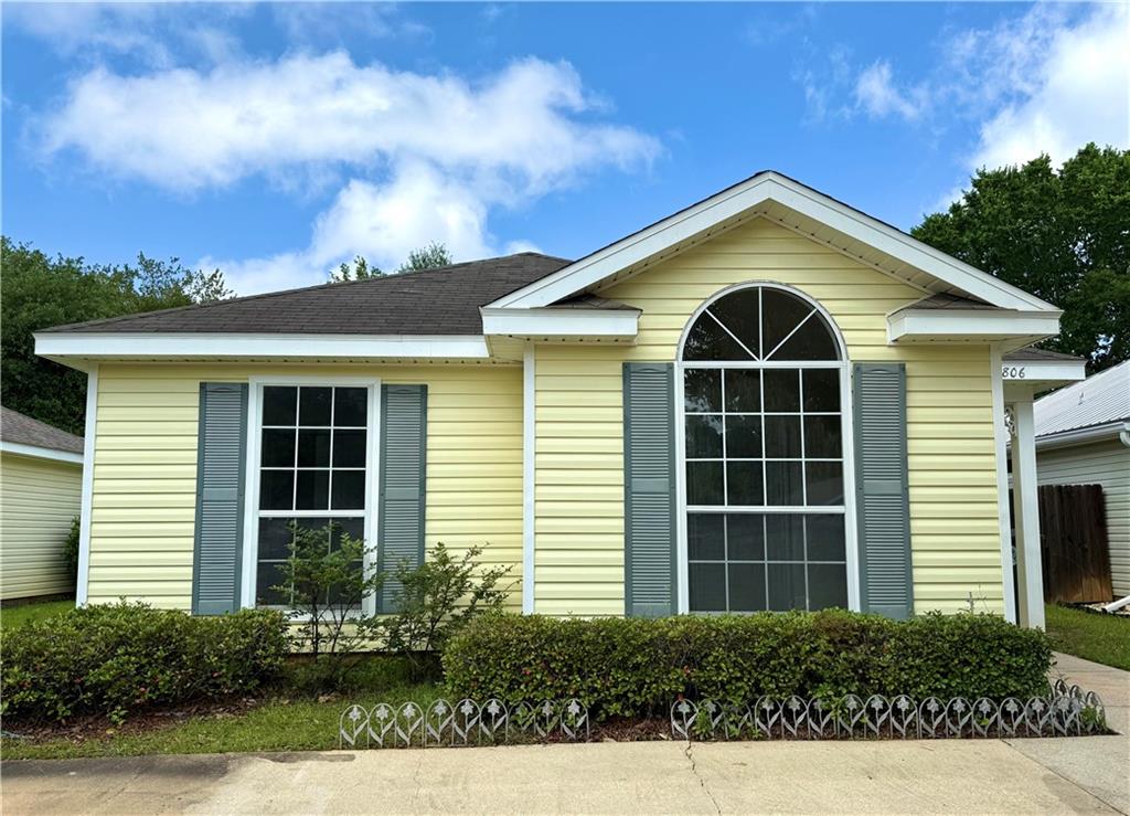 Fairhope, Alabama 36532, United States, 3 Bedrooms Bedrooms, ,2 BathroomsBathrooms,Residential,Pending,127452