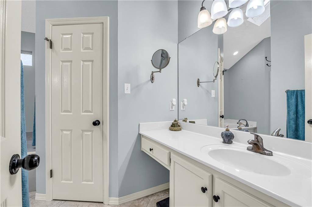 Mobile, Alabama 36608, United States, 4 Bedrooms Bedrooms, ,3 BathroomsBathrooms,Residential,Pending,143475