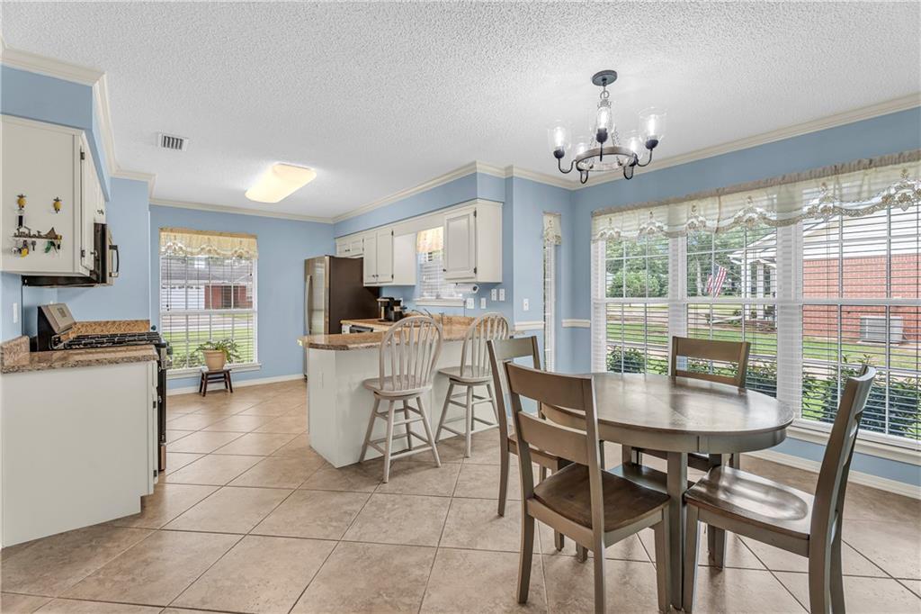 Mobile, Alabama 36608, United States, 4 Bedrooms Bedrooms, ,3 BathroomsBathrooms,Residential,Pending,143475