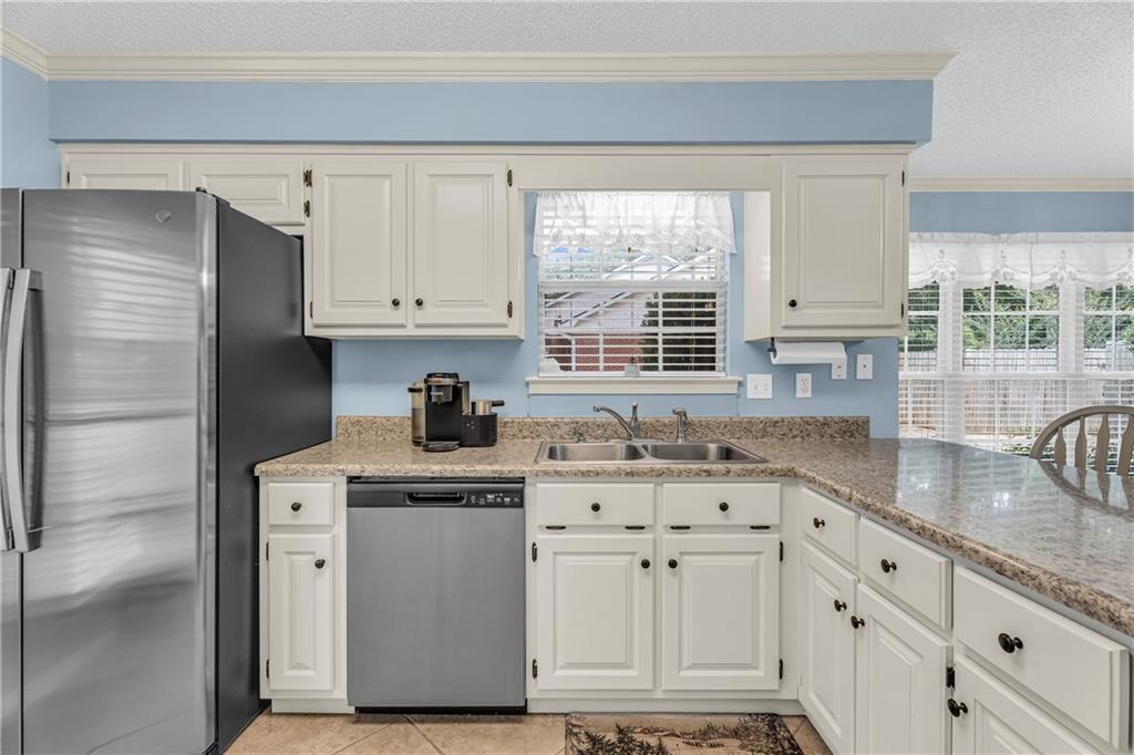 Mobile, Alabama 36608, United States, 4 Bedrooms Bedrooms, ,3 BathroomsBathrooms,Residential,Pending,143475