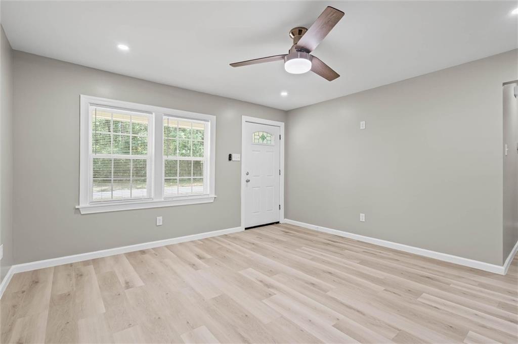 2558 Farnell Drive - Photo 2