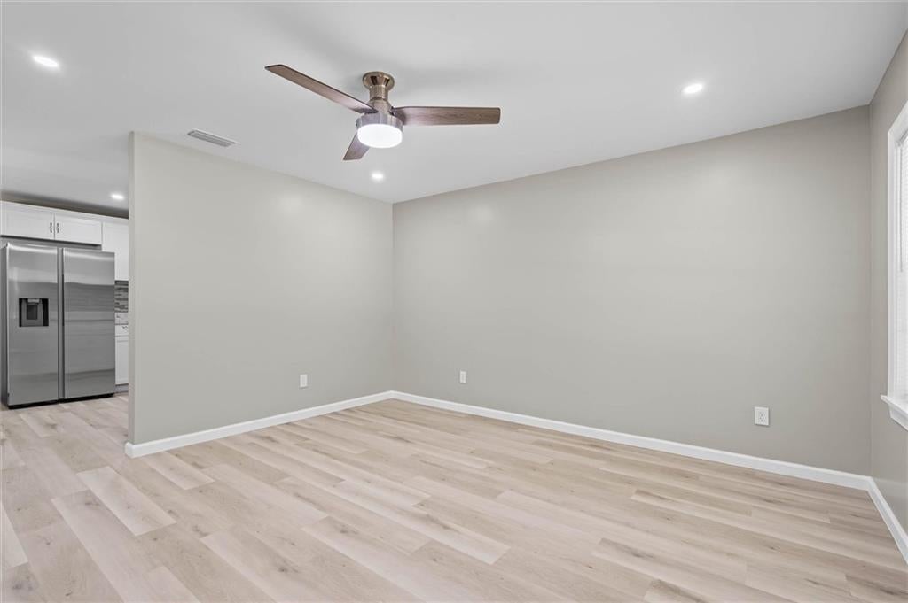 2558 Farnell Drive - Photo 4