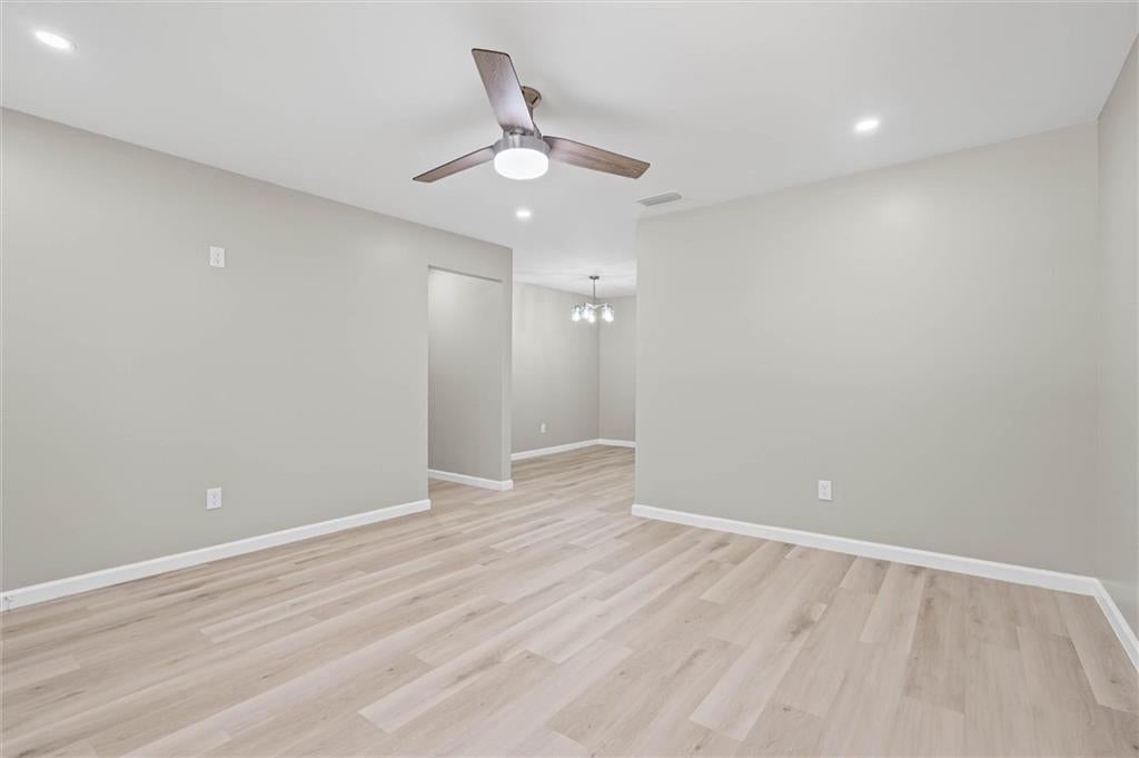 2558 Farnell Drive - Photo 3