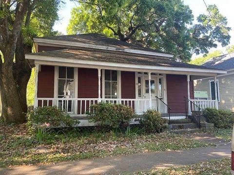 Photo of 955 Charleston Street, Mobile, AL 36604 (MLS # 7754261)