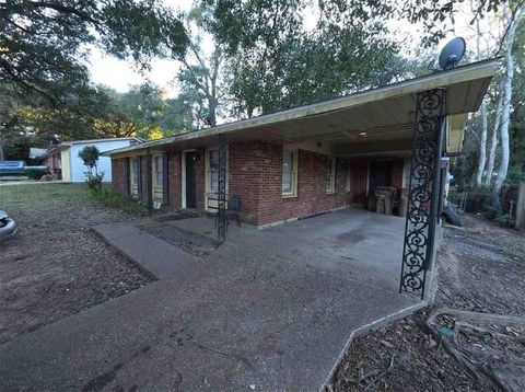 Photo of 402 La Rose Drive, Mobile, AL 36609 (MLS # 7683451)