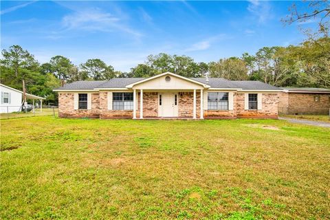 Photo of 4770 Sharpless Drive E, Eight Mile, AL 36613 (MLS # 7687256)