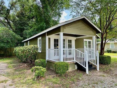 Photo of 805 Wildwood Drive, Mobile, AL 36609 (MLS # 7630667)