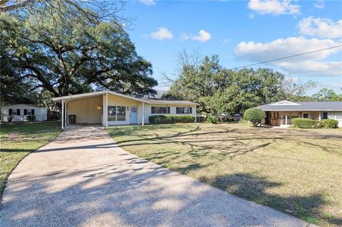 Photo of 552 Tamworth Court, Mobile, AL 36609 (MLS # 7704095)