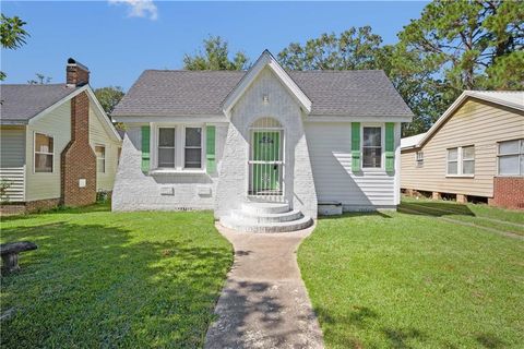 Photo of 610 Glenwood Street, Mobile, AL 36606 (MLS # 7666409)