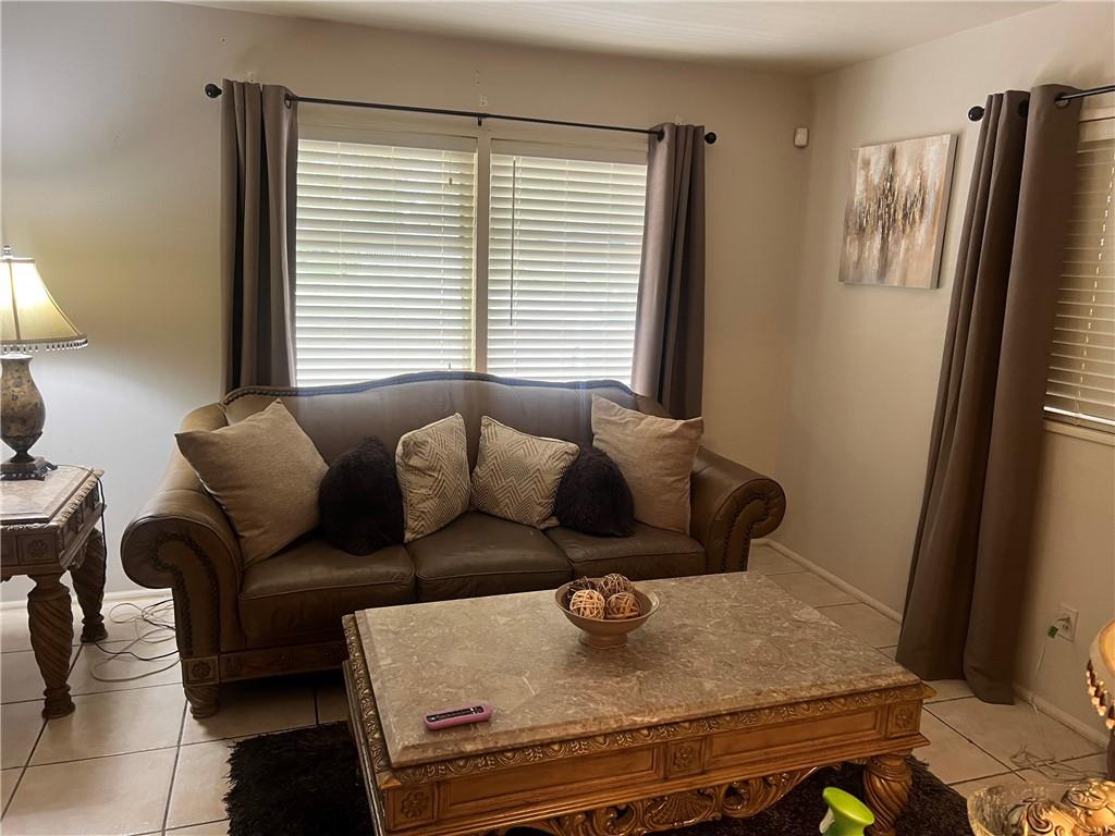 Mobile, Alabama 36609, United States, 3 Bedrooms Bedrooms, ,1 BathroomBathrooms,Residential,Pending,119062