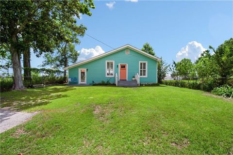 Photo of 3905 Bay Front Road, Mobile, AL 36605 (MLS # 7578692)