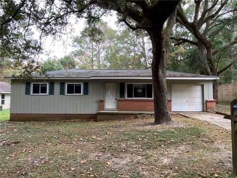 Photo of 2001 Ostrom Drive, Mobile, AL 36605 (MLS # 7683969)