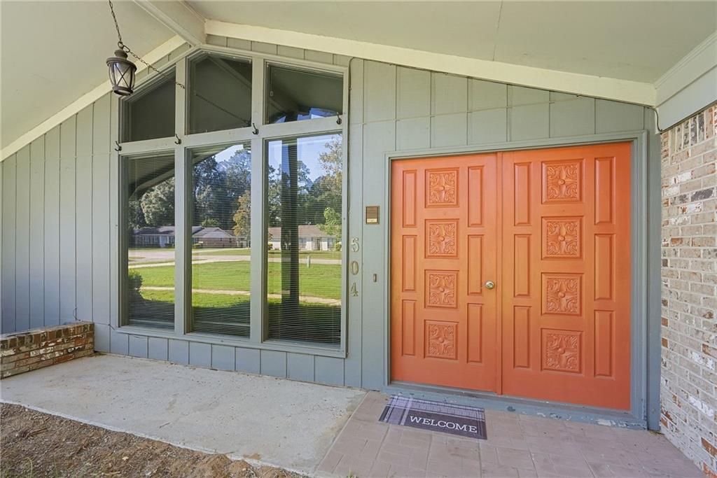 504 Vaughn Drive N - Photo 4