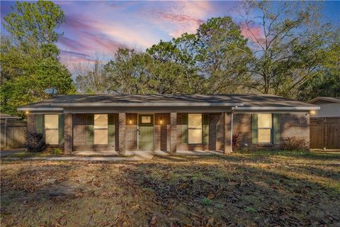 Photo of 5404 Larchmont Drive, Mobile, AL 36693 (MLS # 7696658)