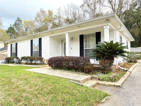 Photo of 6233 Summer Place Drive N, Mobile, AL 36618 (MLS # 7733551)