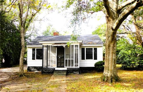 Photo of 1858 Martin Place, Mobile, AL 36617 (MLS # 7498668)