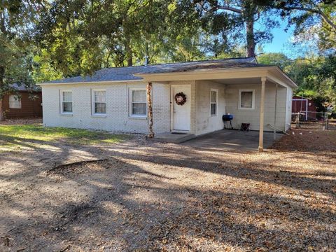 Photo of 2658 Faure Drive S, Mobile, AL 36605 (MLS # 7675514)