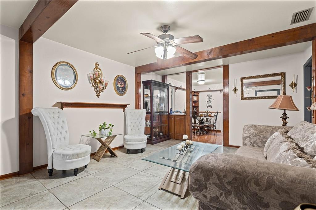 1670 Peachtree Lane E - Photo 3