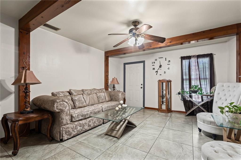 1670 Peachtree Lane E - Photo 2