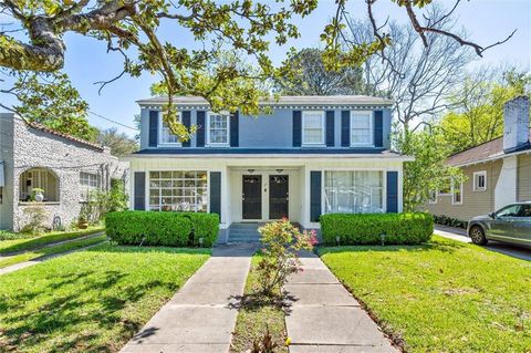 Photo of 17 Mcphillips Avenue, Mobile, AL 36604 (MLS # 7644984)