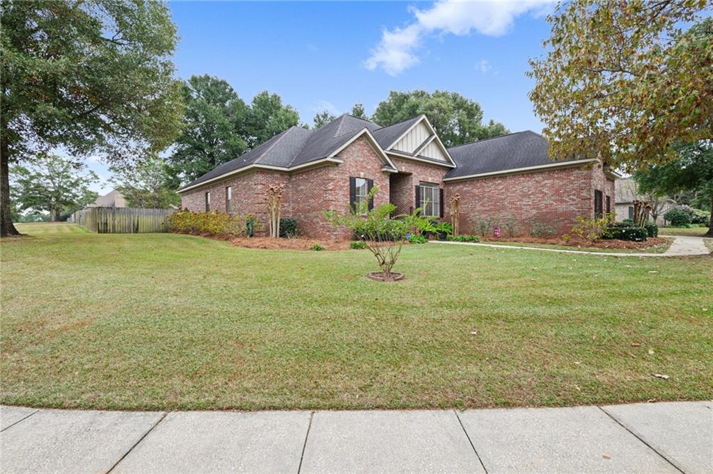 Mobile, Alabama 36619, United States, 4 Bedrooms Bedrooms, ,3 BathroomsBathrooms,Residential,Pending,250268