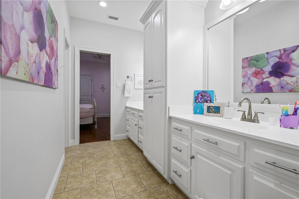 Mobile, Alabama 36619, United States, 4 Bedrooms Bedrooms, ,3 BathroomsBathrooms,Residential,Pending,250268