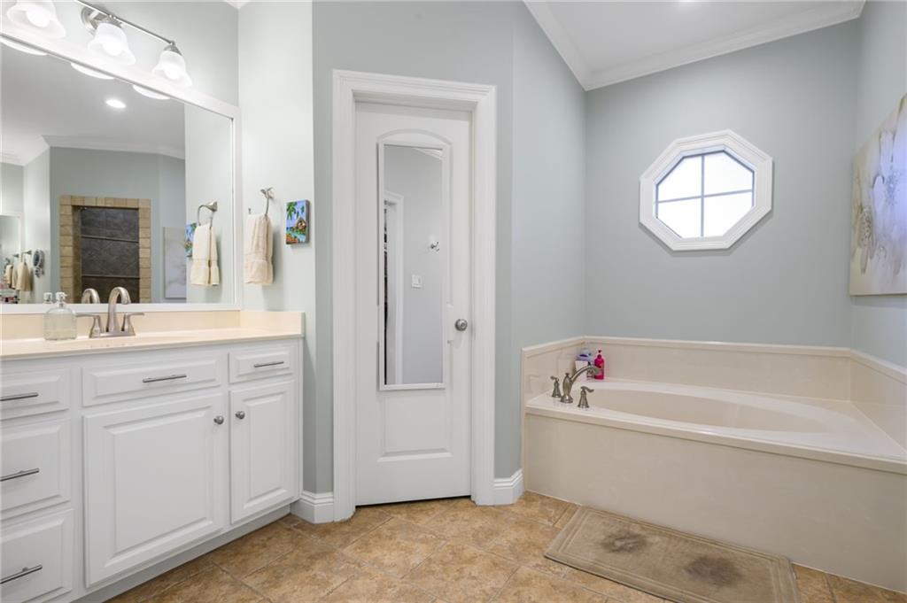 Mobile, Alabama 36619, United States, 4 Bedrooms Bedrooms, ,3 BathroomsBathrooms,Residential,Pending,250268