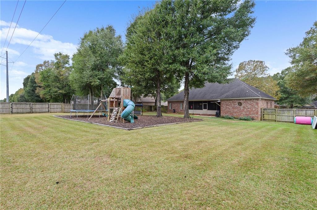 Mobile, Alabama 36619, United States, 4 Bedrooms Bedrooms, ,3 BathroomsBathrooms,Residential,Pending,250268