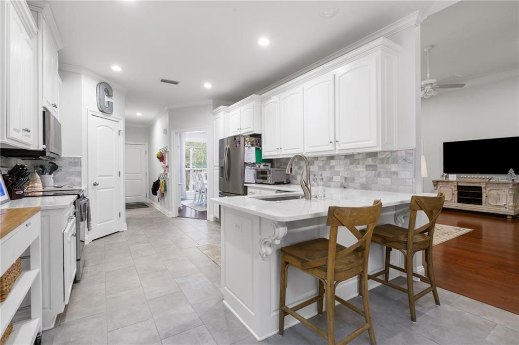 Mobile, Alabama 36619, United States, 4 Bedrooms Bedrooms, ,3 BathroomsBathrooms,Residential,Pending,250268