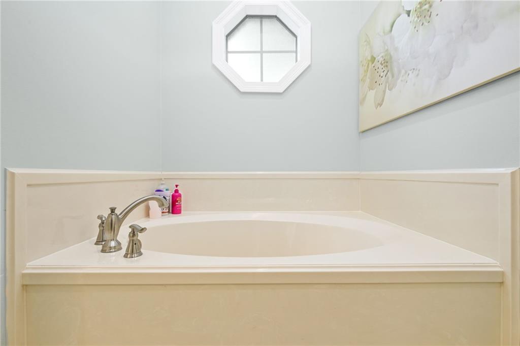 Mobile, Alabama 36619, United States, 4 Bedrooms Bedrooms, ,3 BathroomsBathrooms,Residential,Pending,250268