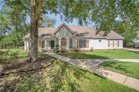 Photo of 3904 St Andrews Drive W, Mobile, AL 36693 (MLS # 7661026)