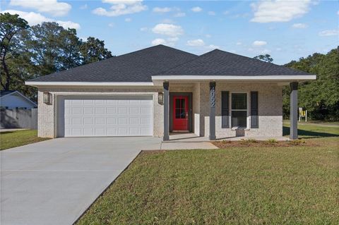 Photo of 4052 Hillcrest Lane W, Mobile, AL 36693 (MLS # 7677822)