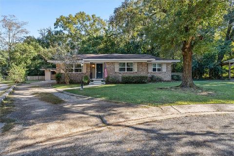 Photo of 2103 Upham Place, Mobile, AL 36607 (MLS # 7679746)