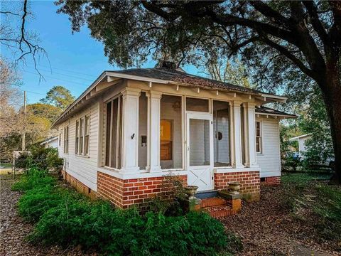 Photo of 206 1st Street, Chickasaw, AL 36611 (MLS # 7695384)