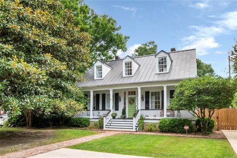 Photo of 2009 Old Shell Road, Mobile, AL 36607 (MLS # 7612021)