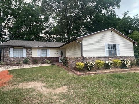 Photo of 506 Nantucket Circle, Mobile, AL 36609 (MLS # 7761520)