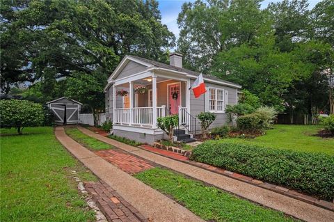Photo of 2300 Emogene Street, Mobile, AL 36606 (MLS # 7594412)