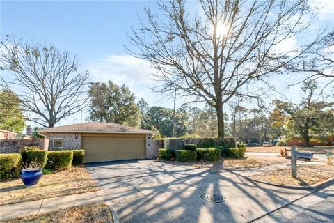 Photo of 29 Cobblestone Way W, Mobile, AL 36608 (MLS # 7715535)