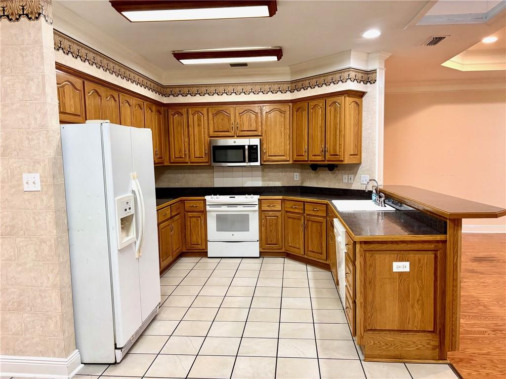 Mobile, Alabama 36609, United States, 4 Bedrooms Bedrooms, ,3 BathroomsBathrooms,Residential,Active,119321