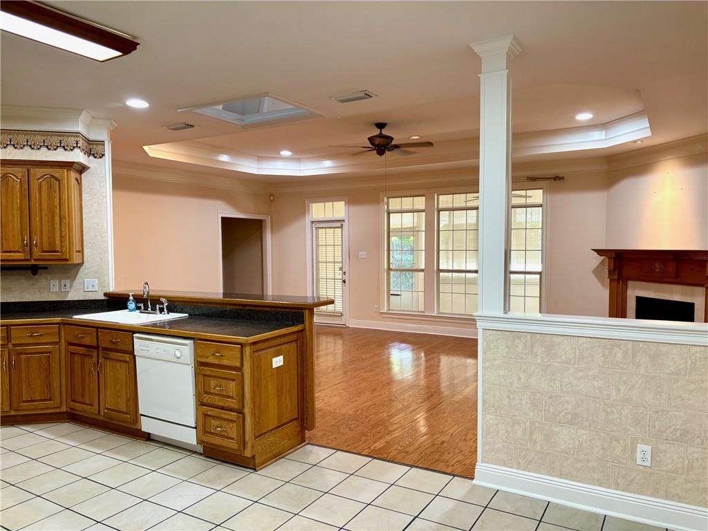 Mobile, Alabama 36609, United States, 4 Bedrooms Bedrooms, ,3 BathroomsBathrooms,Residential,Active,119321