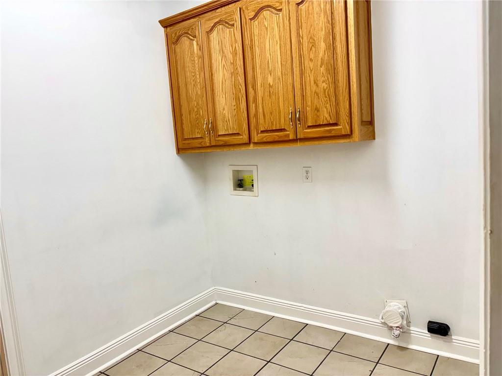 Mobile, Alabama 36609, United States, 4 Bedrooms Bedrooms, ,3 BathroomsBathrooms,Residential,Active,119321