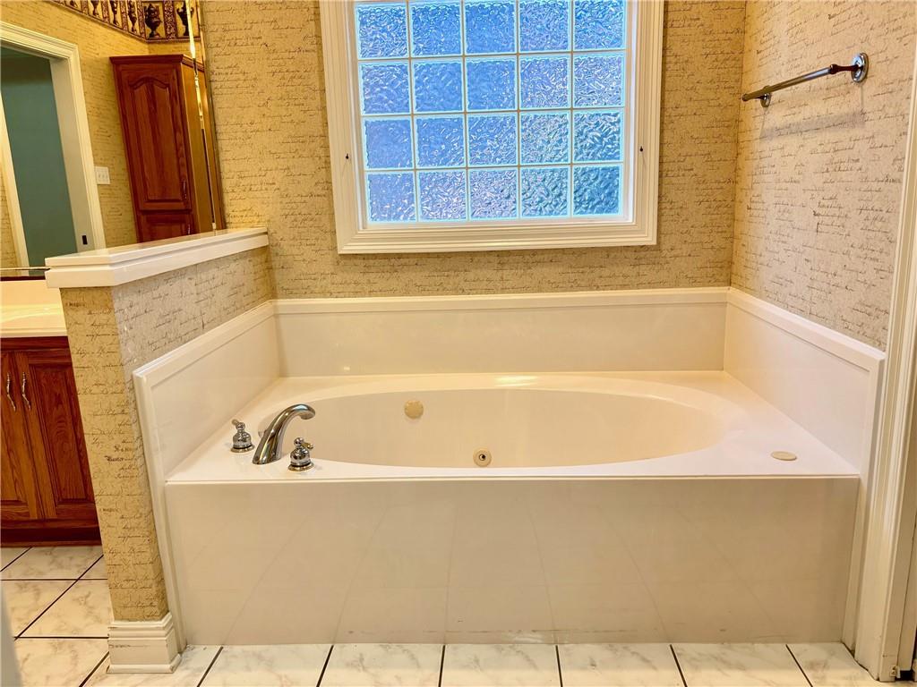 Mobile, Alabama 36609, United States, 4 Bedrooms Bedrooms, ,3 BathroomsBathrooms,Residential,Active,119321